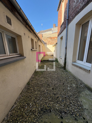 
Immeuble Saint Quentin 8 pièce(s)
