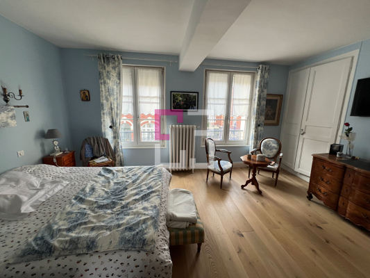 
Maison Ribemont 14 pièce(s) 307 m2
