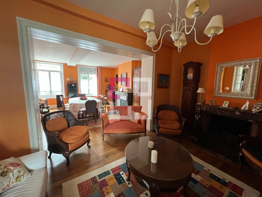 
Maison Ribemont 12 pièce(s) 307 m2
