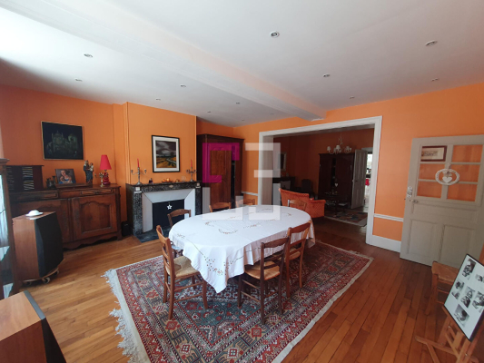 
Maison Ribemont 12 pièce(s) 307 m2
