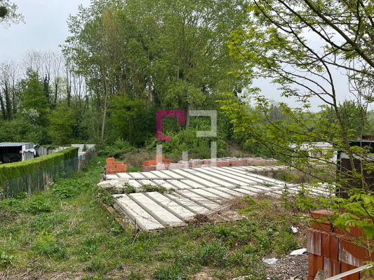 
Terrain Travecy 1764 m2
