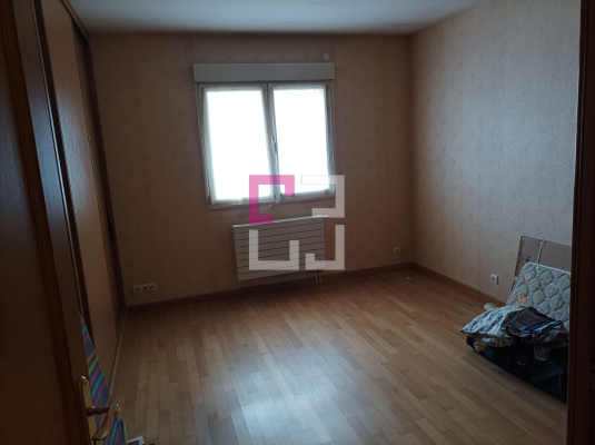
Maison Moy De L Aisne 6 pièce(s) 177 m2
