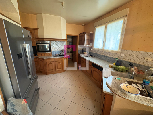 
Maison Moy De L Aisne 6 pièce(s) 177 m2
