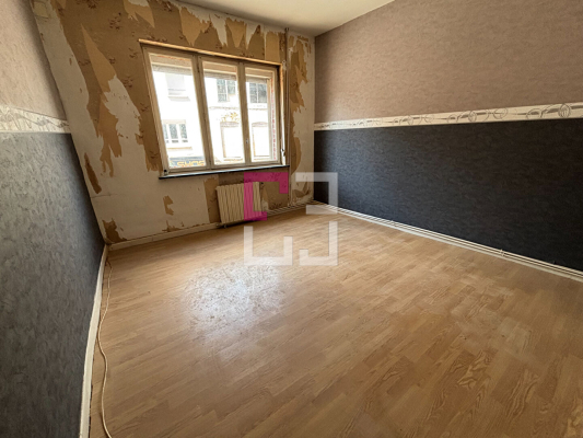 
Local commercial Avesnes Sur Helpe 7 pièce(s) 180 m2
