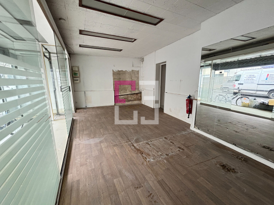 
Local commercial centre ville Guise 38 m2
