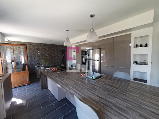 
Maison Sissy 6 pièce(s) 152 m2
