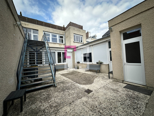 
Immeuble Saint Quentin 24 pièce(s) 600 m2
