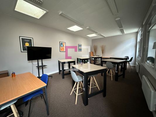 
Immeuble Saint Quentin 24 pièce(s) 600 m2
