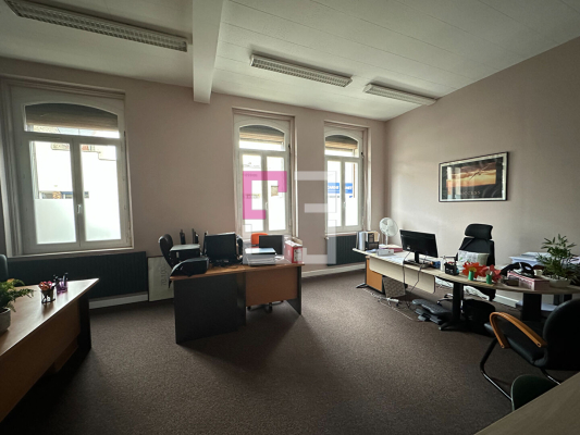 
Immeuble Saint Quentin 24 pièce(s) 600 m2
