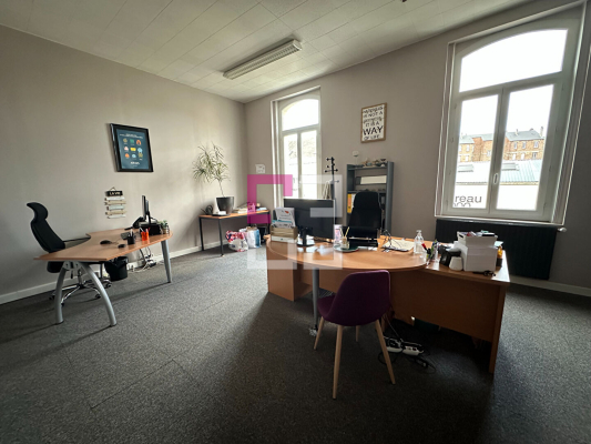
Immeuble Saint Quentin 24 pièce(s) 600 m2
