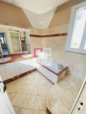 
Maison à louer - 2 chambres - 83.78m²

