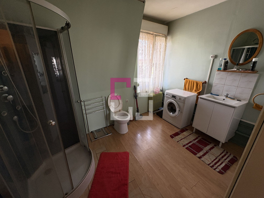 
Immeuble Saint Quentin 8 pièce(s)
