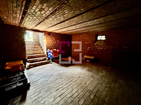
Au calme avec beau bâtiment - AXE NOYON ROYE
