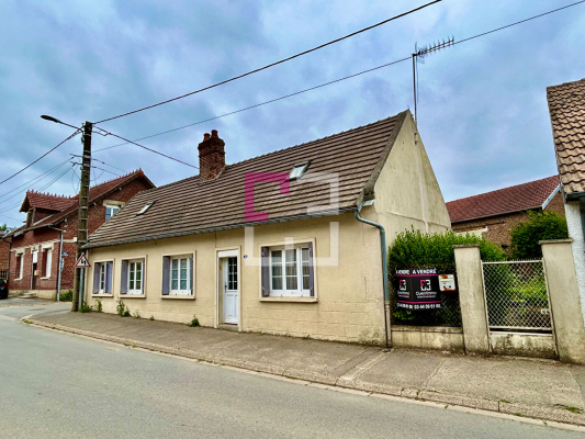 
Au calme avec beau bâtiment - AXE NOYON ROYE
