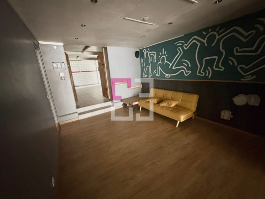 
Loue ensemble immobilier (local + appartement ) - GUISE
