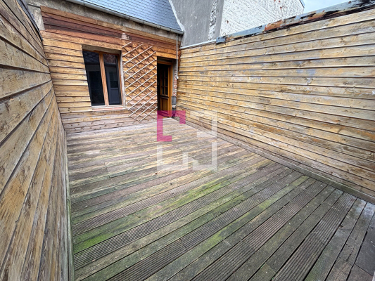 
Loue ensemble immobilier (local + appartement ) - GUISE
