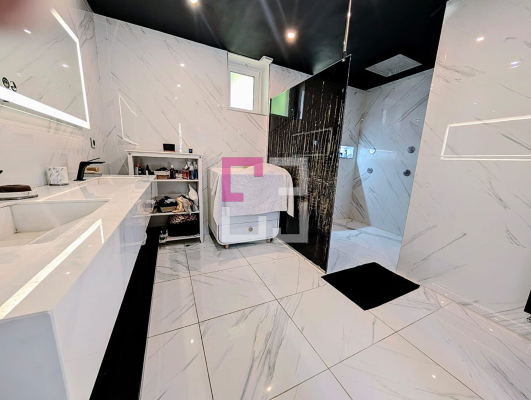 
Maison Compiegne 5 pièce(s) 162 m2
