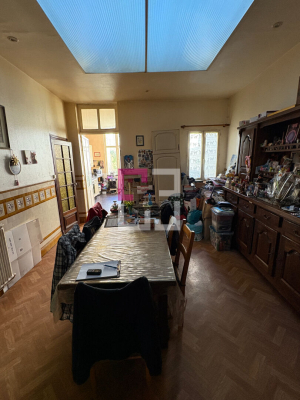 
Immeuble Saint Quentin 9 pièce(s) 220 m2

