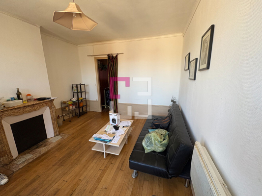 
Immeuble Saint Quentin 9 pièce(s) 220 m2
