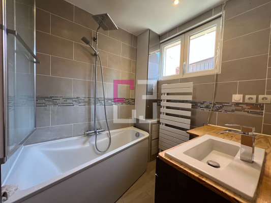 
Maison Crecy Sur Serre 3 pièce(s) 105 m2
