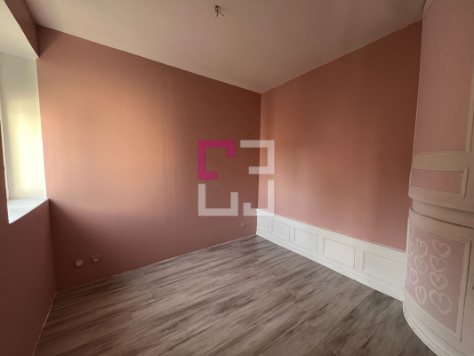 
Maison Crecy Sur Serre 3 pièce(s) 105 m2

