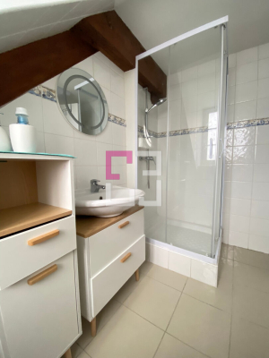 
A LOUER - APPARTEMENT MEUBLÉ NOYON
