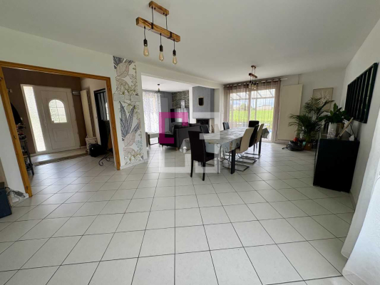 
Maison Vivaise 6 pièce(s) 140 m2
