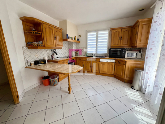 
Maison Vivaise 6 pièce(s) 140 m2
