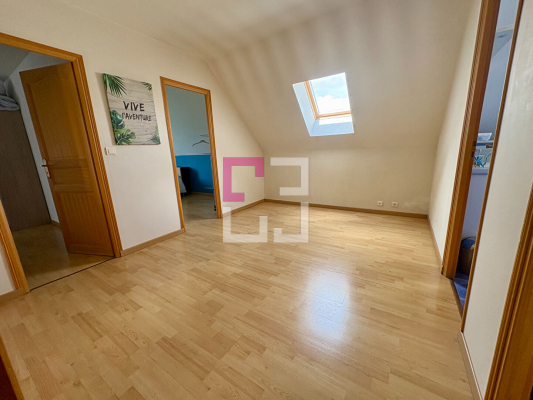 
Maison Vivaise 6 pièce(s) 140 m2
