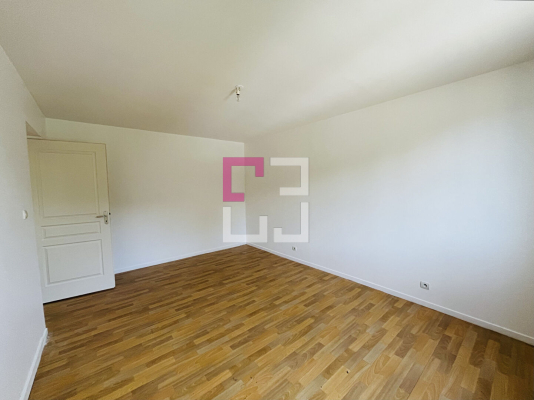 
Maison Chatillon Les Sons 5 pièce(s) 130.40 m2
