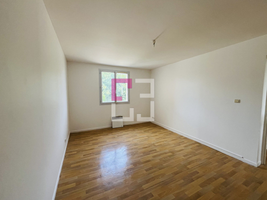 
Maison Chatillon Les Sons 5 pièce(s) 130.40 m2
