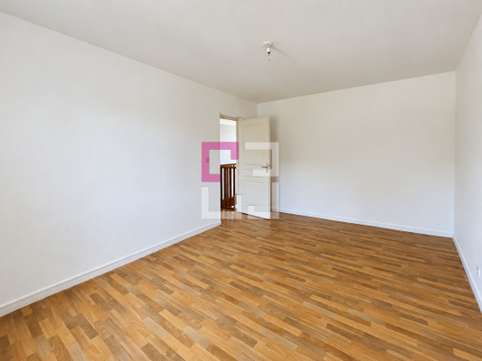 
Maison Chatillon Les Sons 5 pièce(s) 130.40 m2
