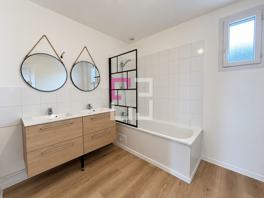 
Maison Chatillon Les Sons 5 pièce(s) 130.40 m2
