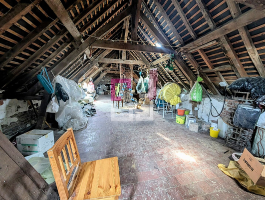 
corps de ferme à rénover sur Mondescourt
