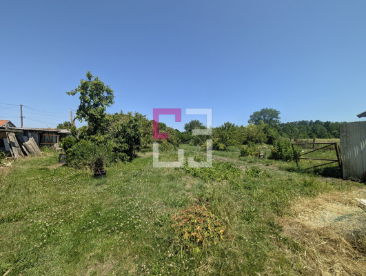
corps de ferme à rénover sur Mondescourt
