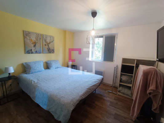 
Maison Sorbais 14 pièce(s) 296.29 m2
