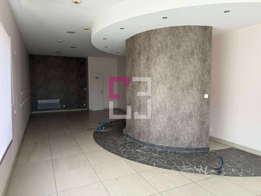 
Local commercial Ognes 4 pièce(s)
