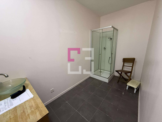 
Local commercial Ognes 4 pièce(s)
