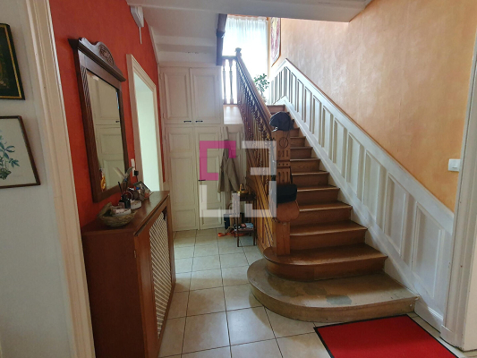 
Maison Ribemont 8 pièce(s) 210 m2
