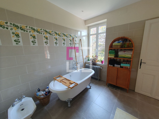 
Maison Ribemont 8 pièce(s) 210 m2
