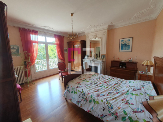 
Maison Ribemont 8 pièce(s) 210 m2
