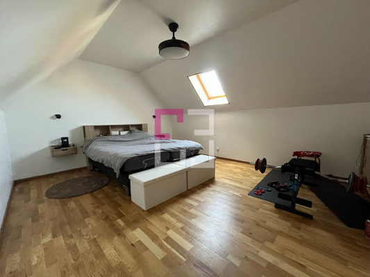 
Maison Servais 7 pièce(s) 123 m2
