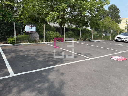 
Parking / box Laon
