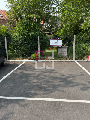 
Parking / box Laon
