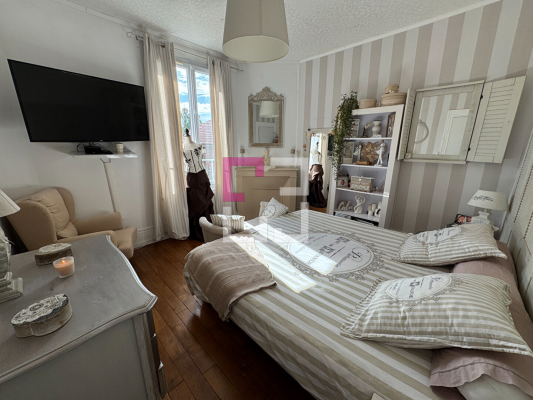 
Maison bourgeoise 168m2
