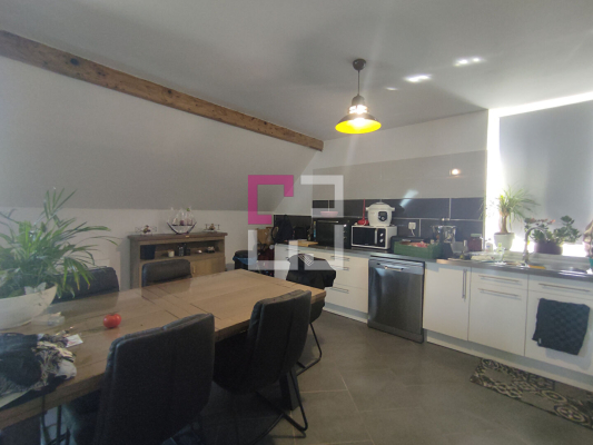 
Immeuble Busigny 8 pièce(s) 196 m2
