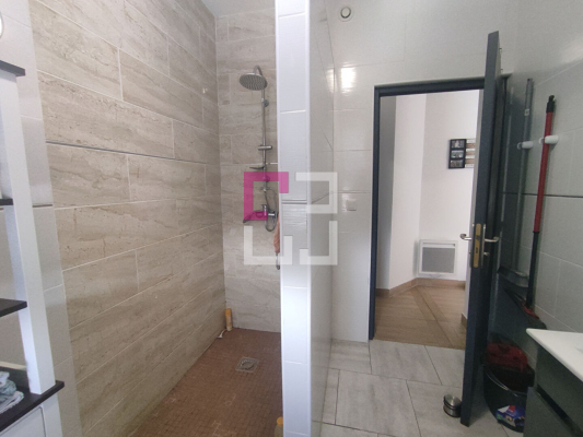 
Immeuble Busigny 8 pièce(s) 196 m2
