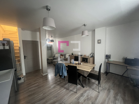 
Immeuble Saint Quentin 4 pièce(s)
