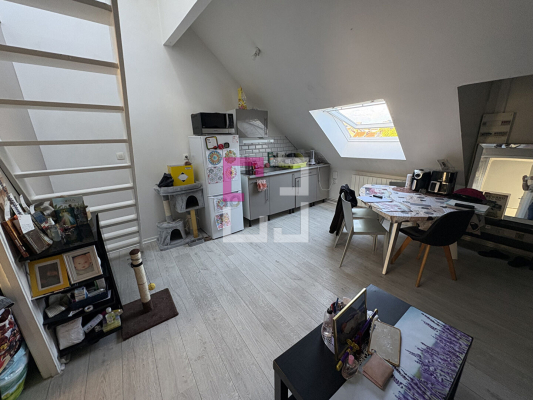
Immeuble Saint Quentin 6 pièce(s)
