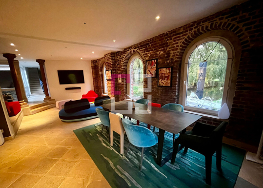 
Ancien moulin 10 pièces 310 m²
